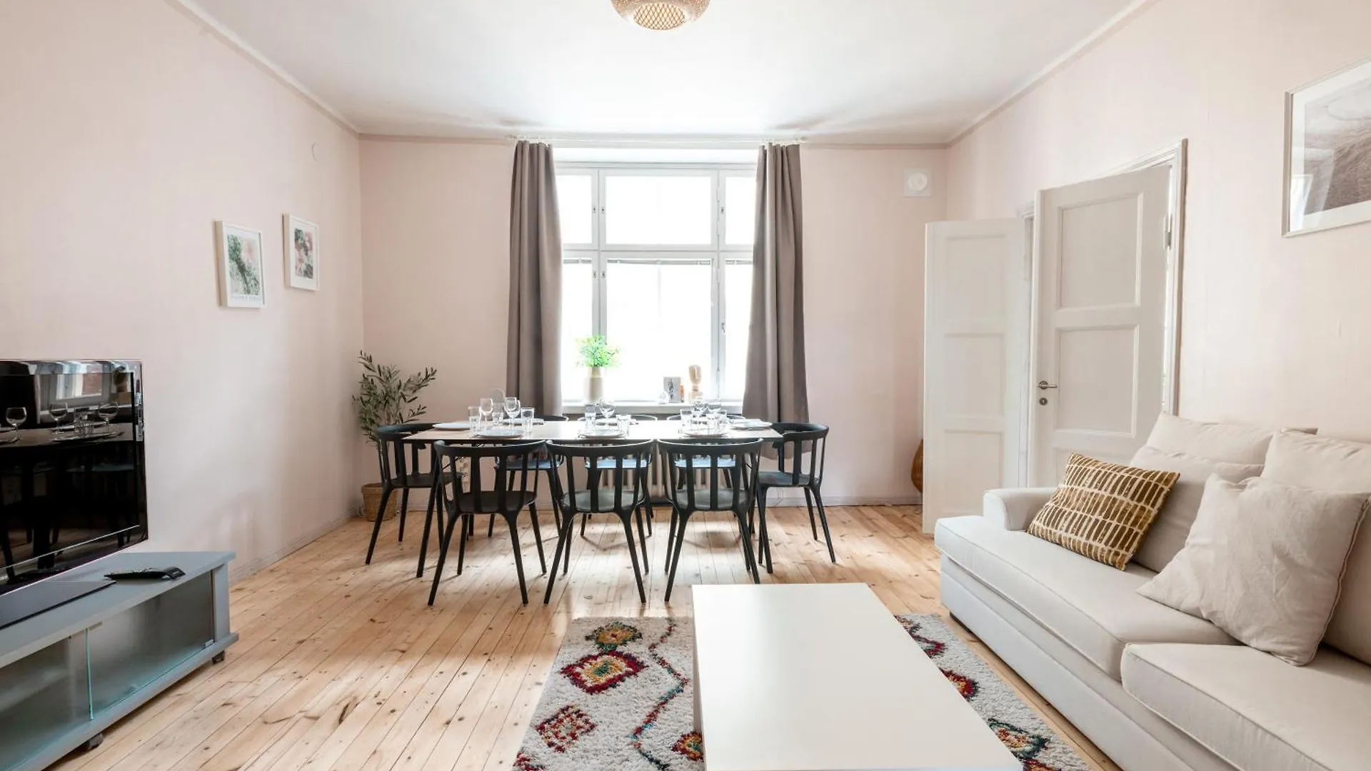 2Ndhomes 125M2 4Br City Center Apartment With The Great Views contacts